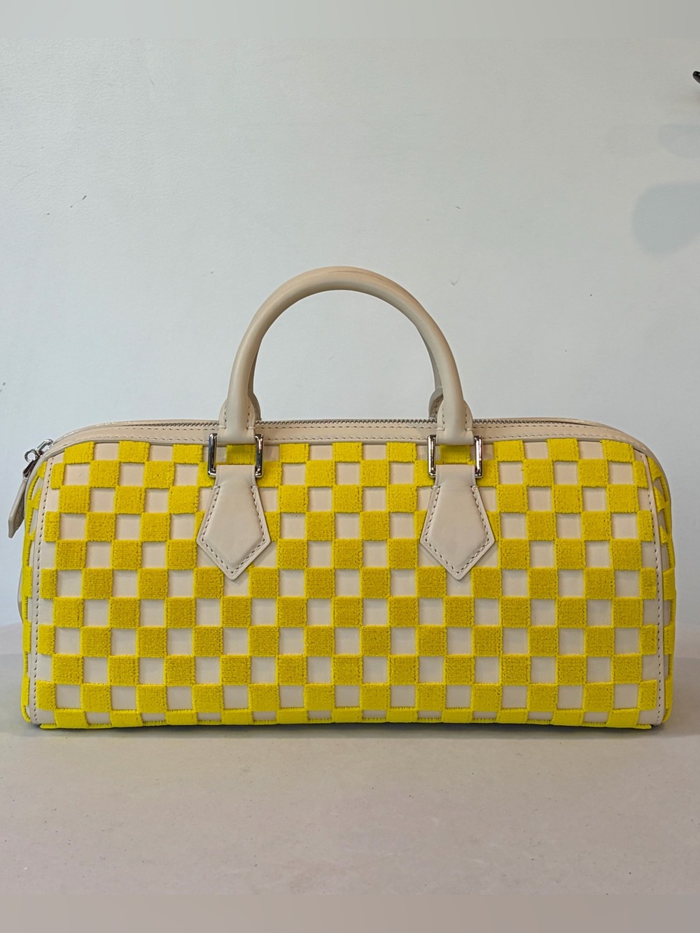 Louis Vuitton 2013 LTD Damier Plush Cube Speedy EastWest, yellow/silver, EUC🦄 - Picture 5 of 17